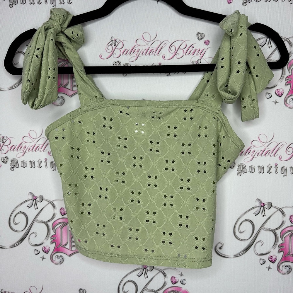 Livi by Olivia Rae top tank tie up ribbon 🎀 shoulders dotted cut out pattern